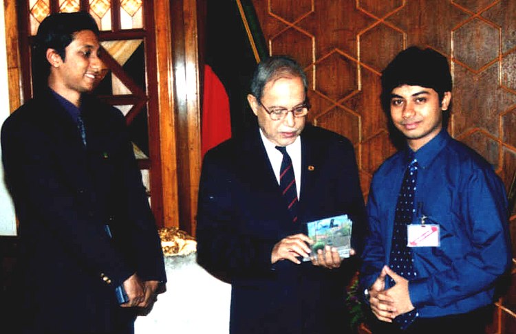 Dhaka_Racing_presenting_to_president.jpg