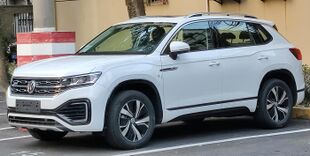 Volkswagen Tayron GTE in Xuhui Shanghai 20210207.jpg