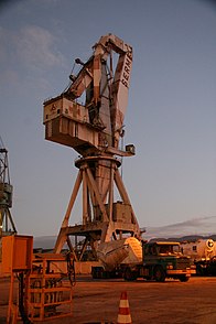 Broken crane in Sermetal Shipyard, former Ishikawajima do Brasil – Rio de Janeiro. The cause of the accident was a lack of maintenance and misuse of the equipment.