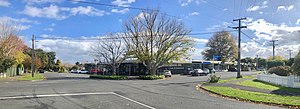Queenwood Rd and shopping area