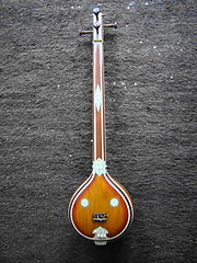 Tanjore-style Carnatic tambura.JPG