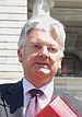 Peter Dunne outside Parliament.jpg