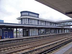 Ashford Intl station bldg.jpg