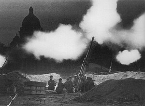 Anti aircraft Leningrad 1941.JPG