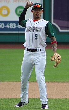 Gabriel Arias (41241447930) (cropped).jpg